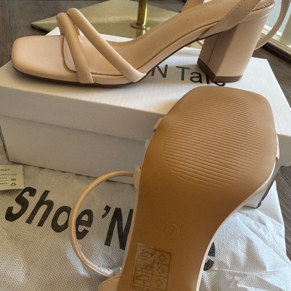 ShoeNTale Cream Block Heel Sandals - Picture 4 of 7